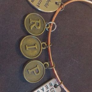 Heavenly hug bangle💕🥺🕊